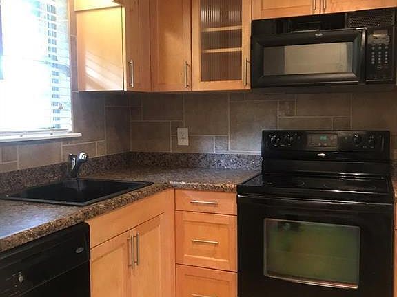 5th image of 1055 Baxter St APT 408