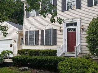 24 Debbie Marie Ct, Schenectady, NY 12309