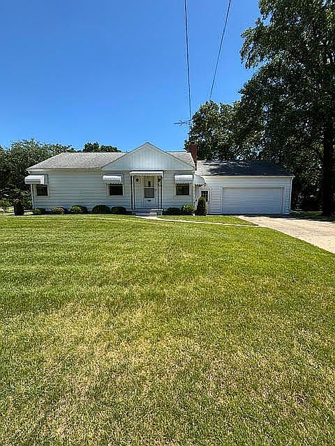 1st image of 919 N Elm Ave