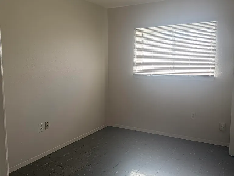211 Saint Malo St — Photo 10
