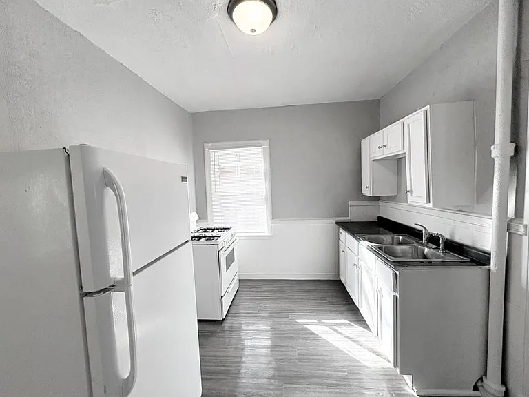 2708 7th Ave — Photo 28