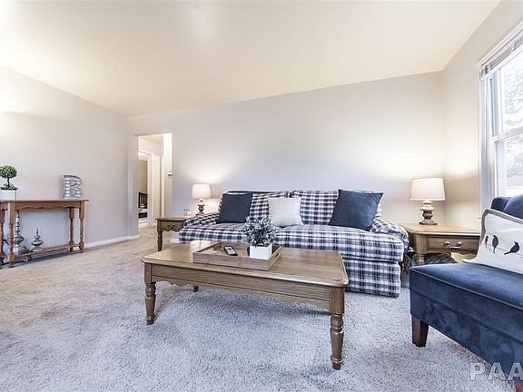 3rd image of 2915 N Saint Philomena Ct