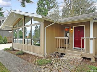 8825 SE 37th St, Mercer Island, WA 98040