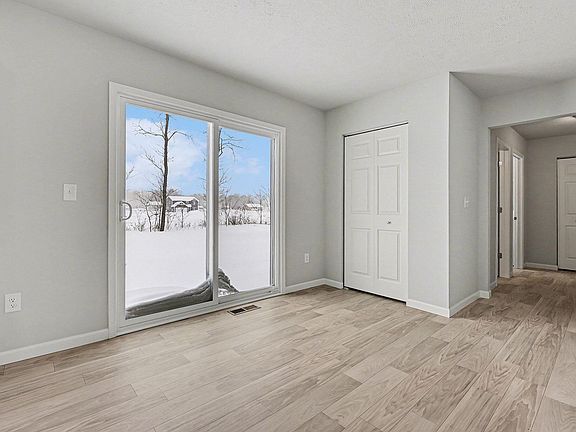 5th image of 48692 Silver Oaks Blvd