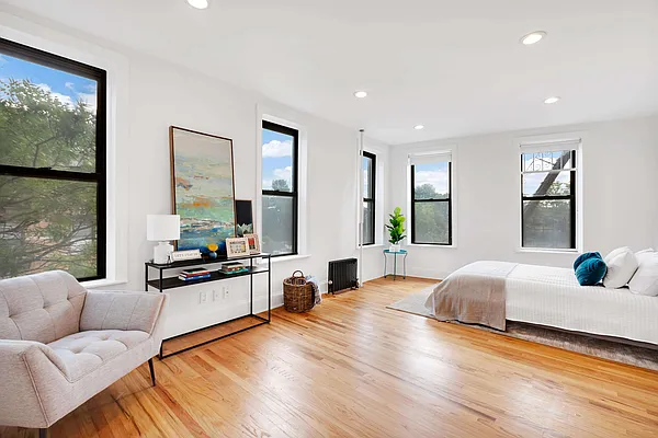 Rented by Compass | media 14