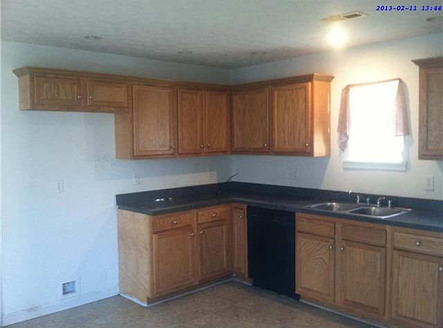 2nd image of 3318 Virginia Ave