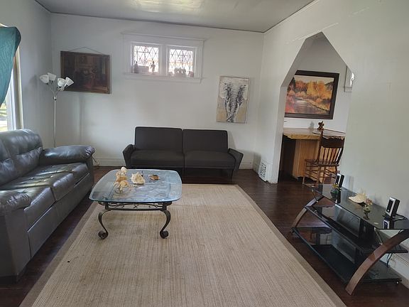 5th image of 3807 Hogarth St