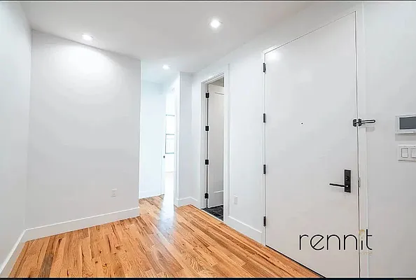Rented by Rennit Inc. | media 6