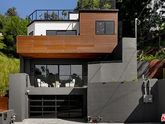 3rd image of 512 Rustic Dr