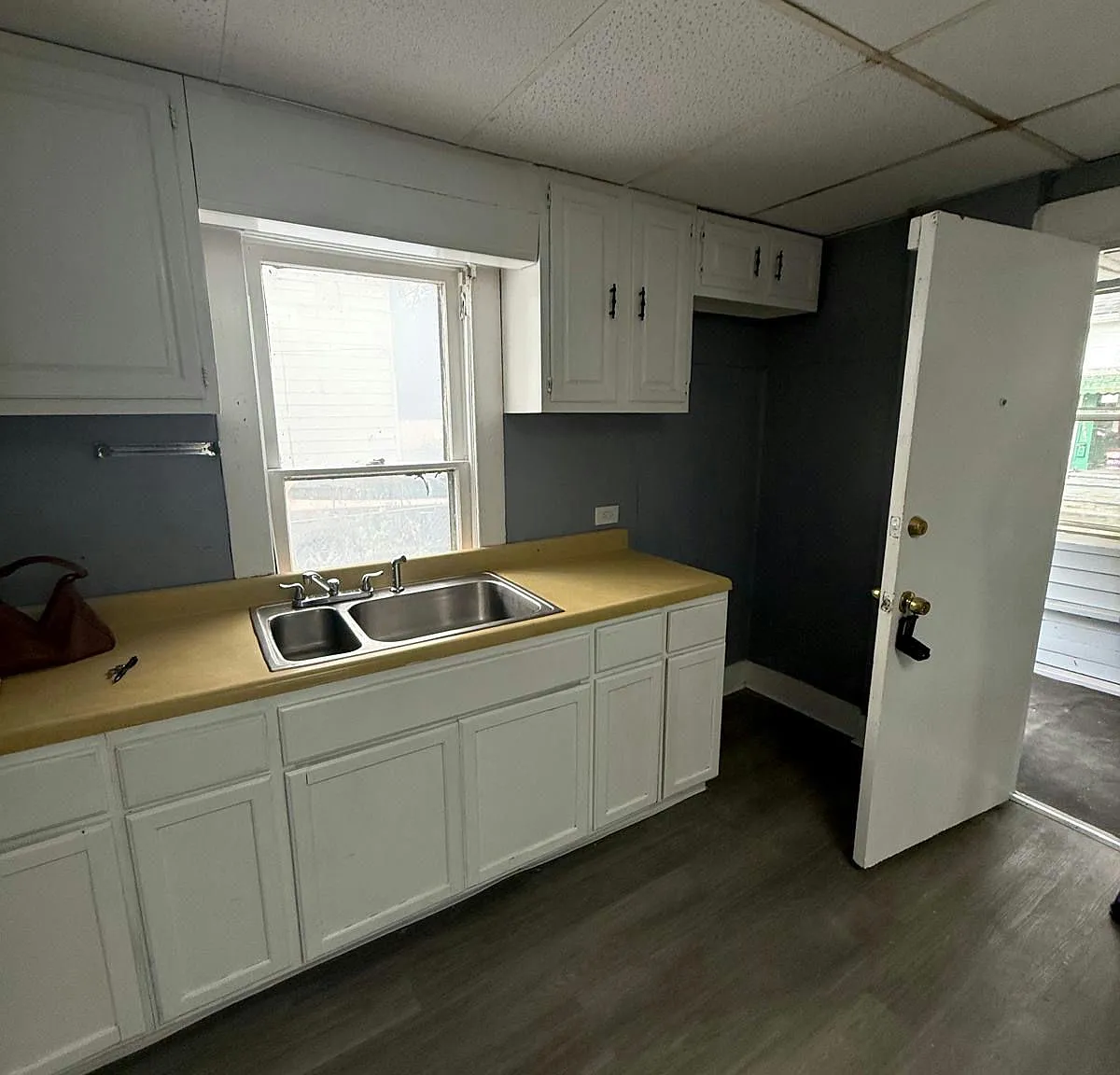 4 bed, 1200 sqft, $1,400 — Photo 3