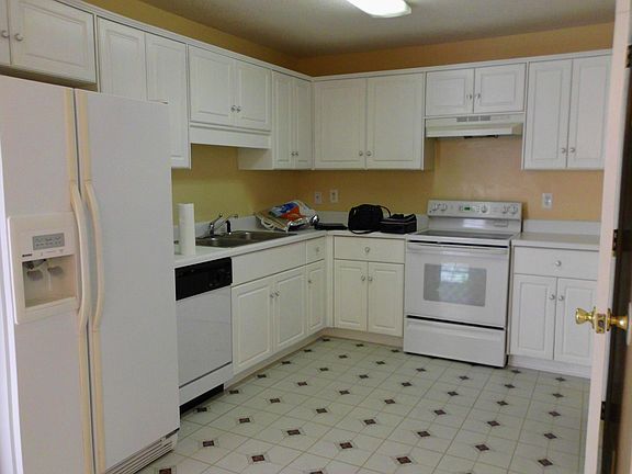 2nd image of 512 Wendover Way