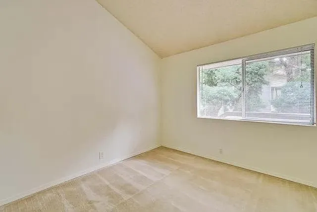 1400 Bowe Ave #2008 — Photo 16