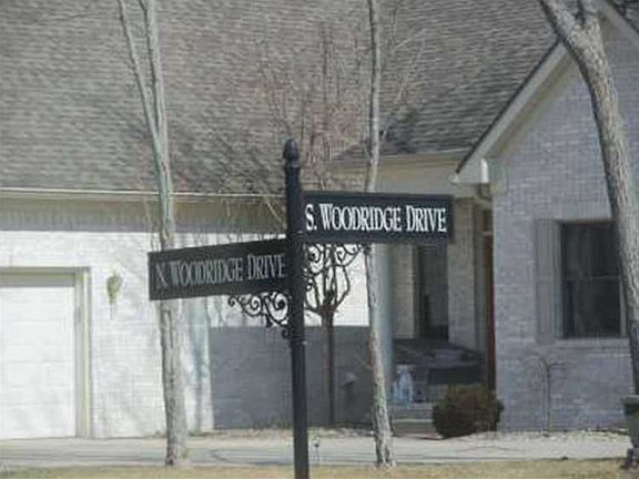 4th image of 248 N Woodridge Dr