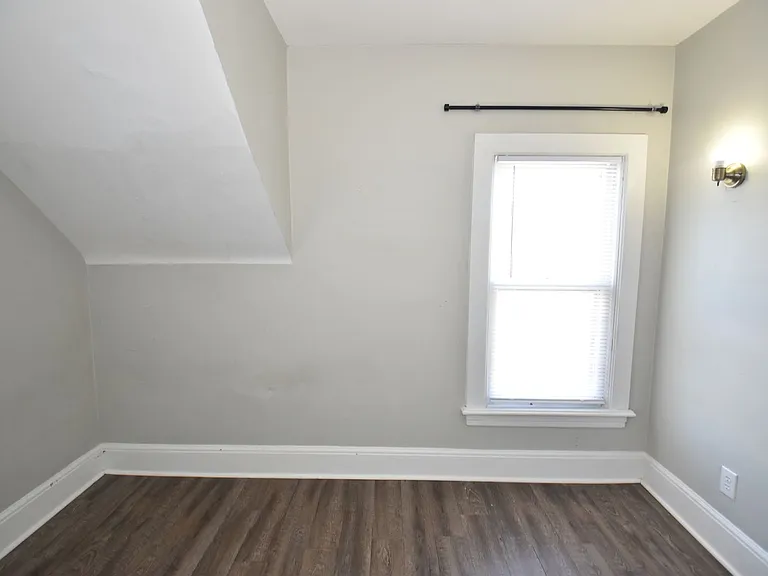 116 N Notre Dame Ave — Photo 26