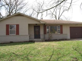 106 Elizabeth St, Hallsville, MO 65255