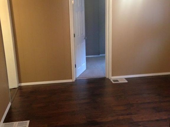 4th image of 724 Campbell Ave