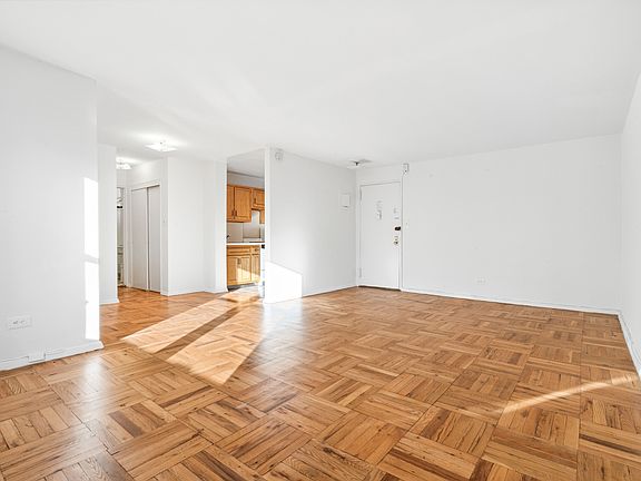 4th image of 165 Christopher St APT 1CC