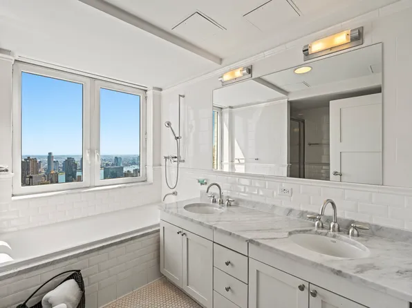 425 5th Avenue image 7 of 18