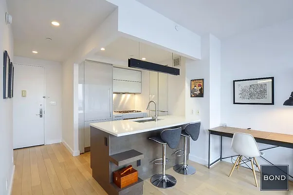 Rented by Bond New York | media 10