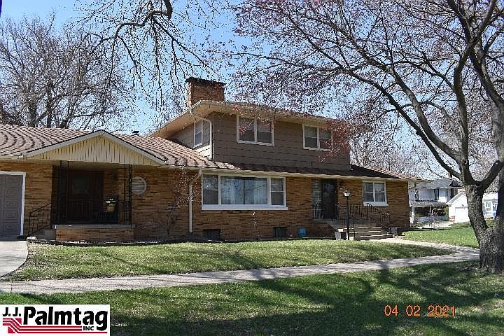 1st image of 111 N 14th St