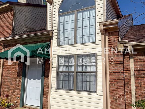 2nd image of 1219 Magnolia Pl