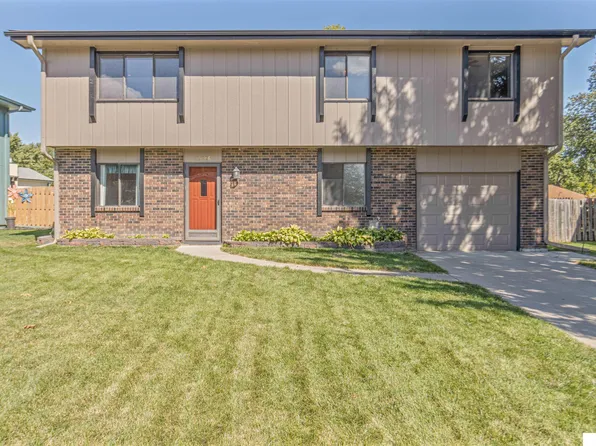 15306 Z St, Omaha, NE 68137