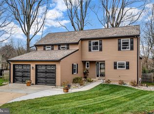 4 Coach Hill Ct, Newark, DE 19711