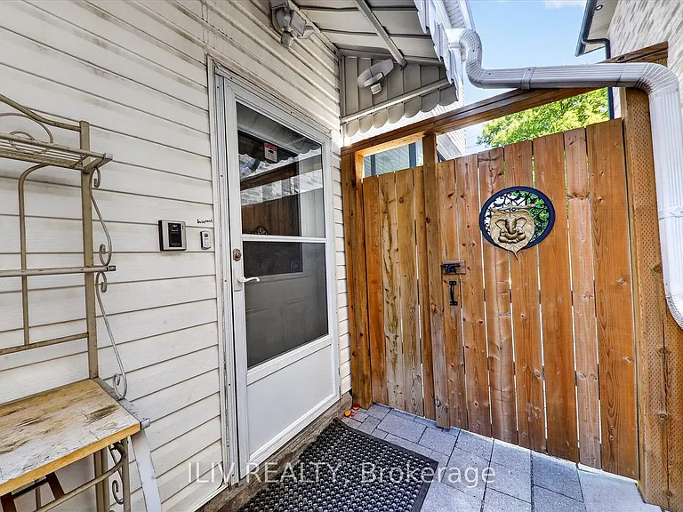 11 Leeswood Cres #BASEMENT — Photo 2