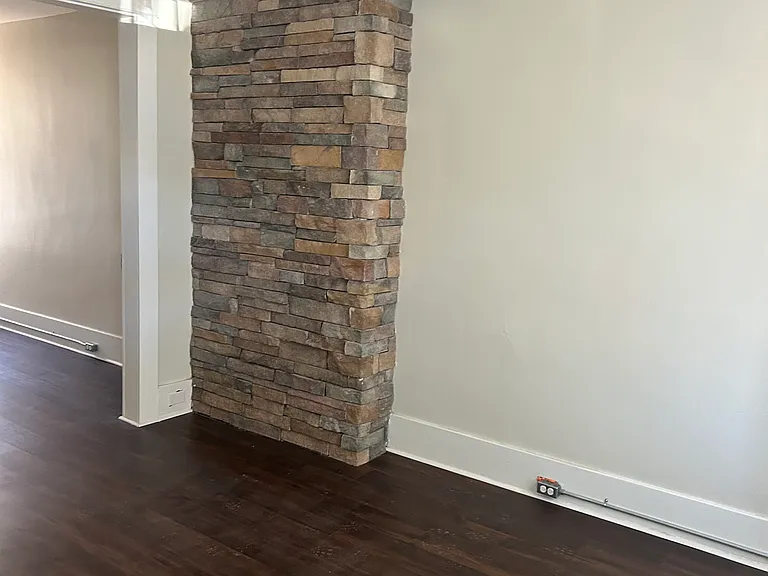 2436 Jefferson St — Photo 1