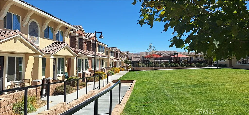 2 bed, 1.5 bath, 1026 sqft, $2,150 — Photo 1