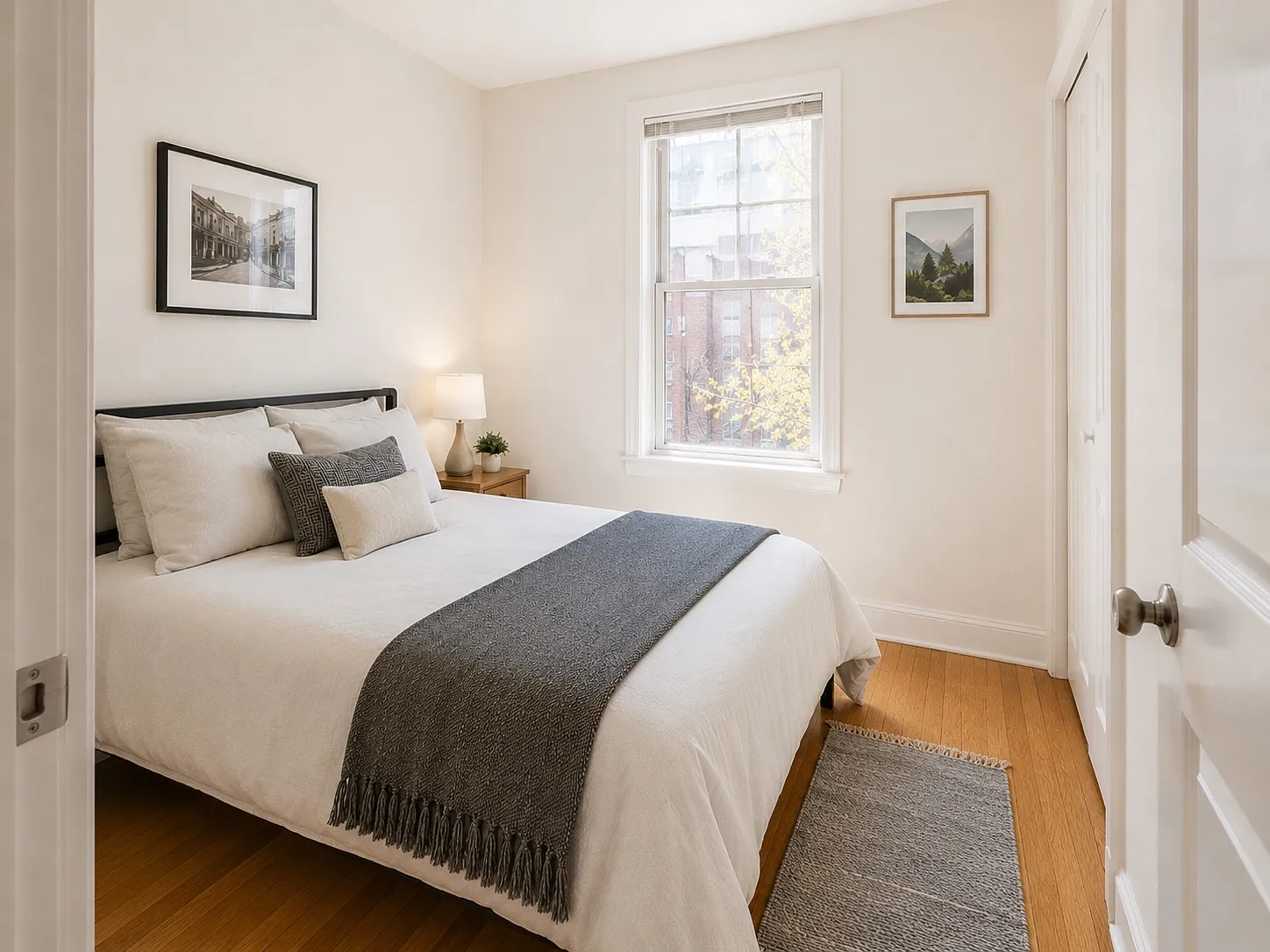 2 bed, 1.5 bath, 1000 sqft, $2,700 — Photo 2