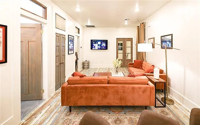 625 Louisa St — Photo 7