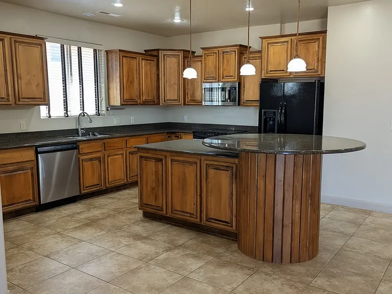 1433 Chaparral Dr — Photo 4