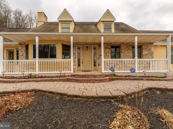 410 Ash Rd, Morgantown, PA 19543