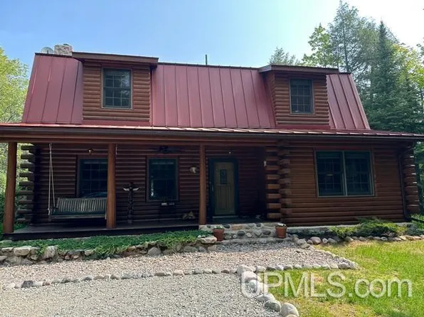 8364 Reindeer Run, Munising, MI 49862