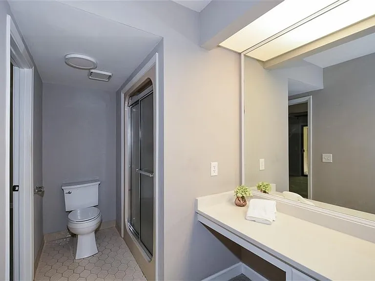 607 Lismore SE — Photo 30