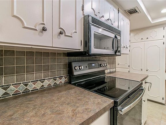 3rd image of 6119 Bullard Dr APT B