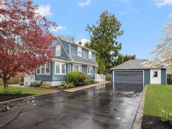 10 Manse Ct, Warwick, RI 02888