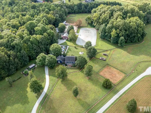 4911 Parc Jardin Dr, Hillsborough, NC 27278