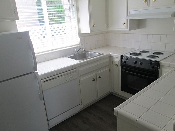 5th image of 15295 La Alameda Dr APT 4