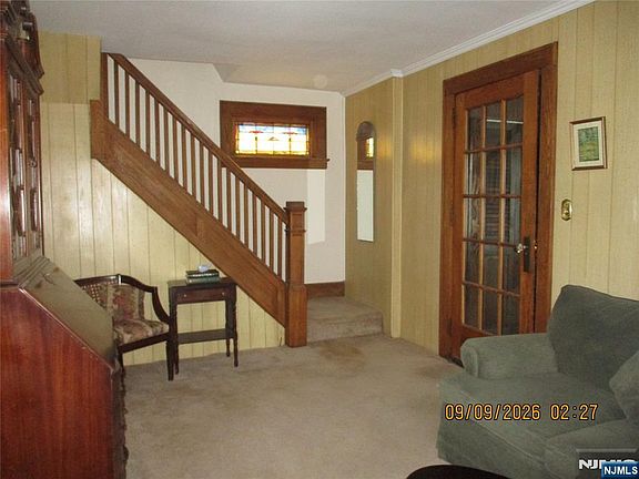 4th image of 516 Willow Avenue