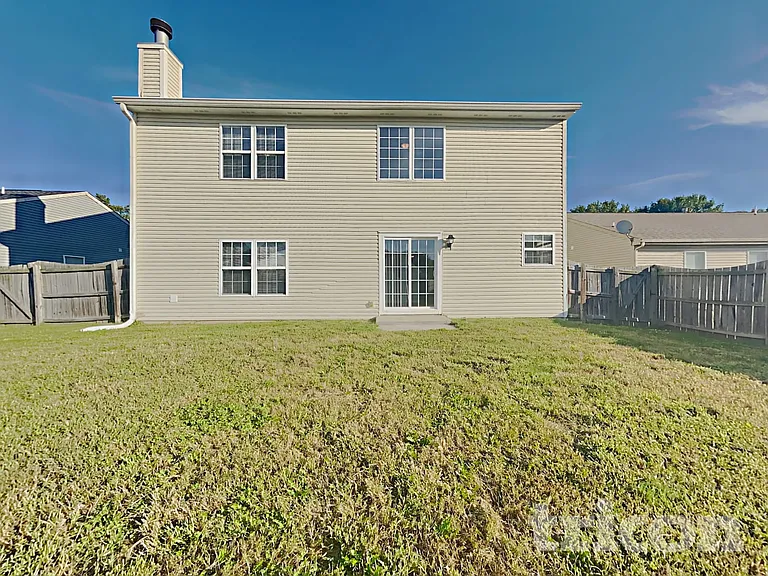 1325 Yellowstone Cir — Photo 16