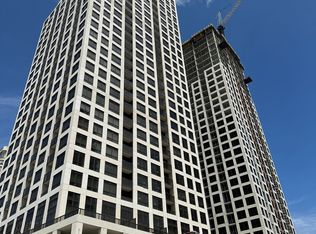 36 Elm Dr W #1903, Mississauga, ON L5B 1L9