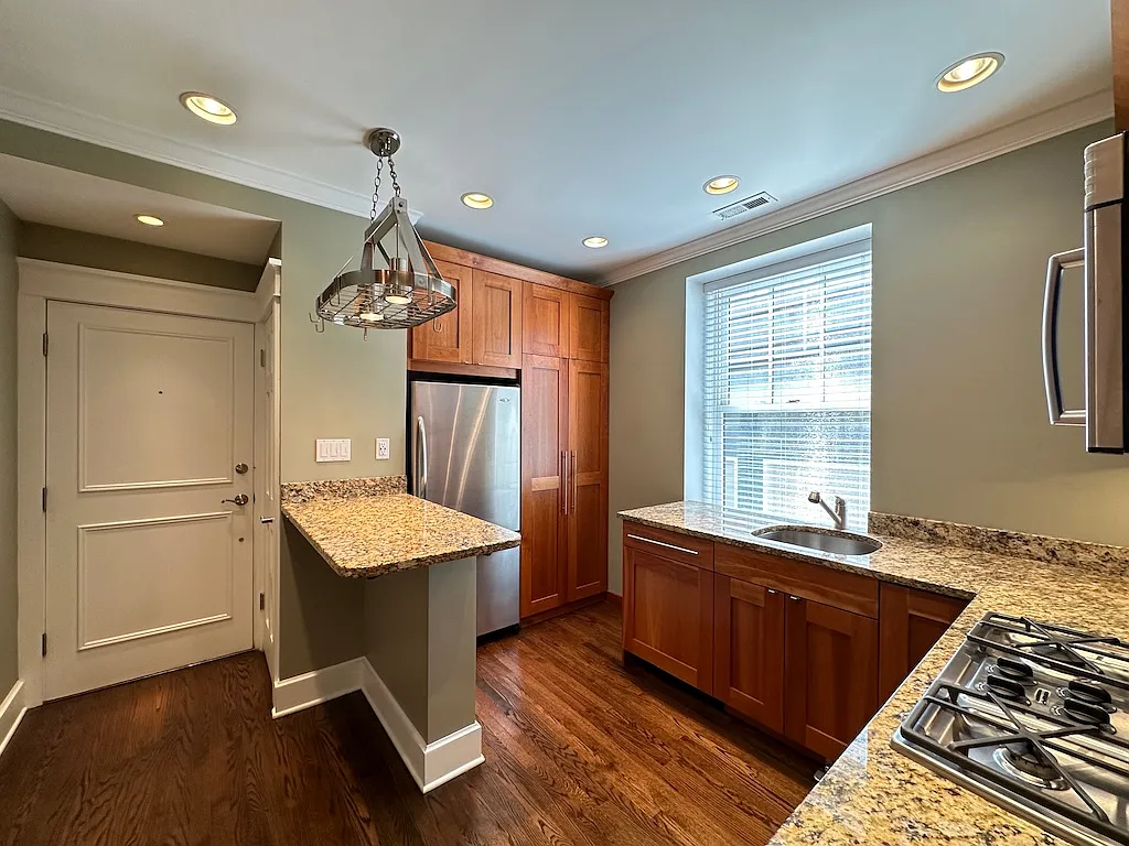1 bed, 1000 sqft, $2,895 — Photo 3