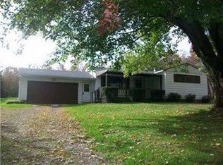 3094 Lower Mountain Rd, Sanborn, NY 14132