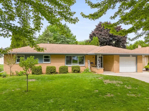 1027 North Stanford STREET, Port Washington, WI 53074