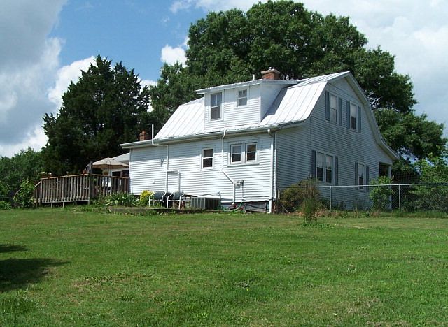 2nd image of 1490 Blair Loop Rd