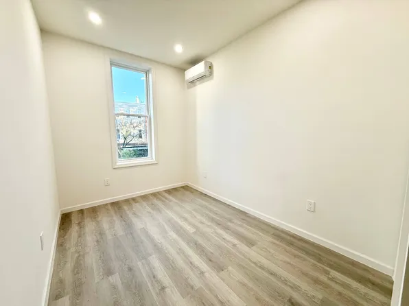 1440 Greene Avenue image 10 of 14