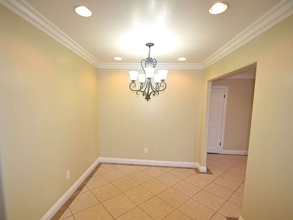 3rd image of 3906 W 58th Pl