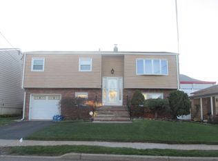 7 Geraldine Rd, North Arlington, NJ 07031